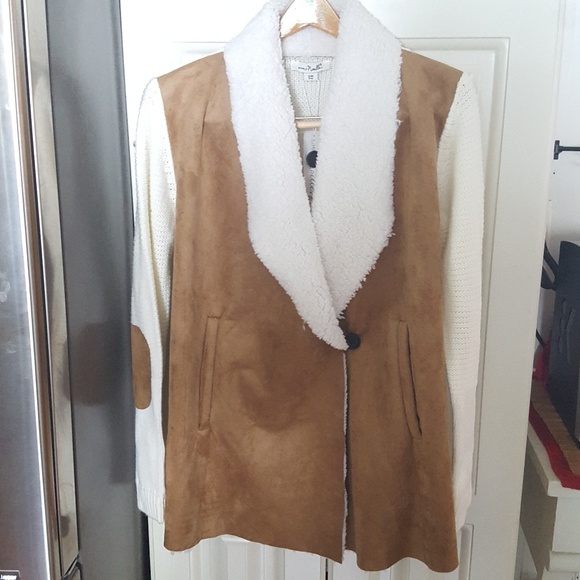 Simply Noelle Jackets & Blazers - Simply Noelle S/M Faux Suede Sherpa Sweater Jacket